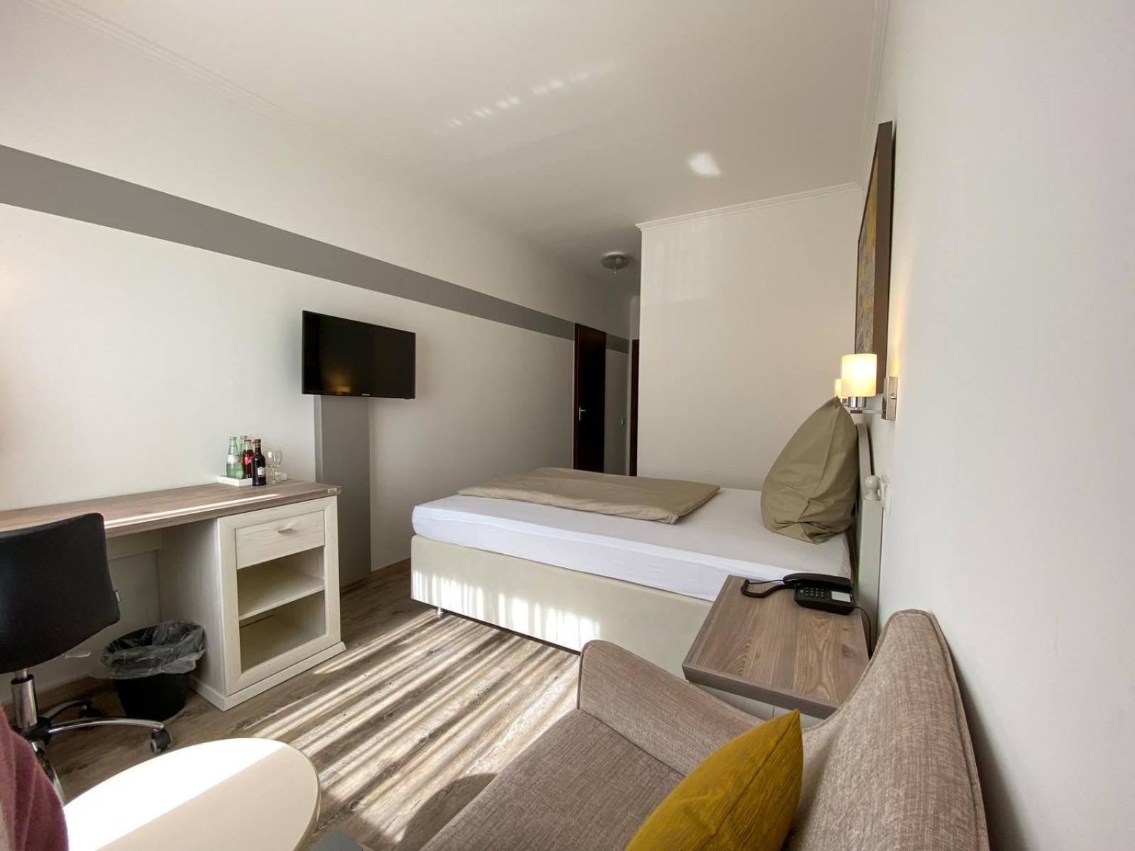 Hotel Angerland Garni Ratingen Esterno foto